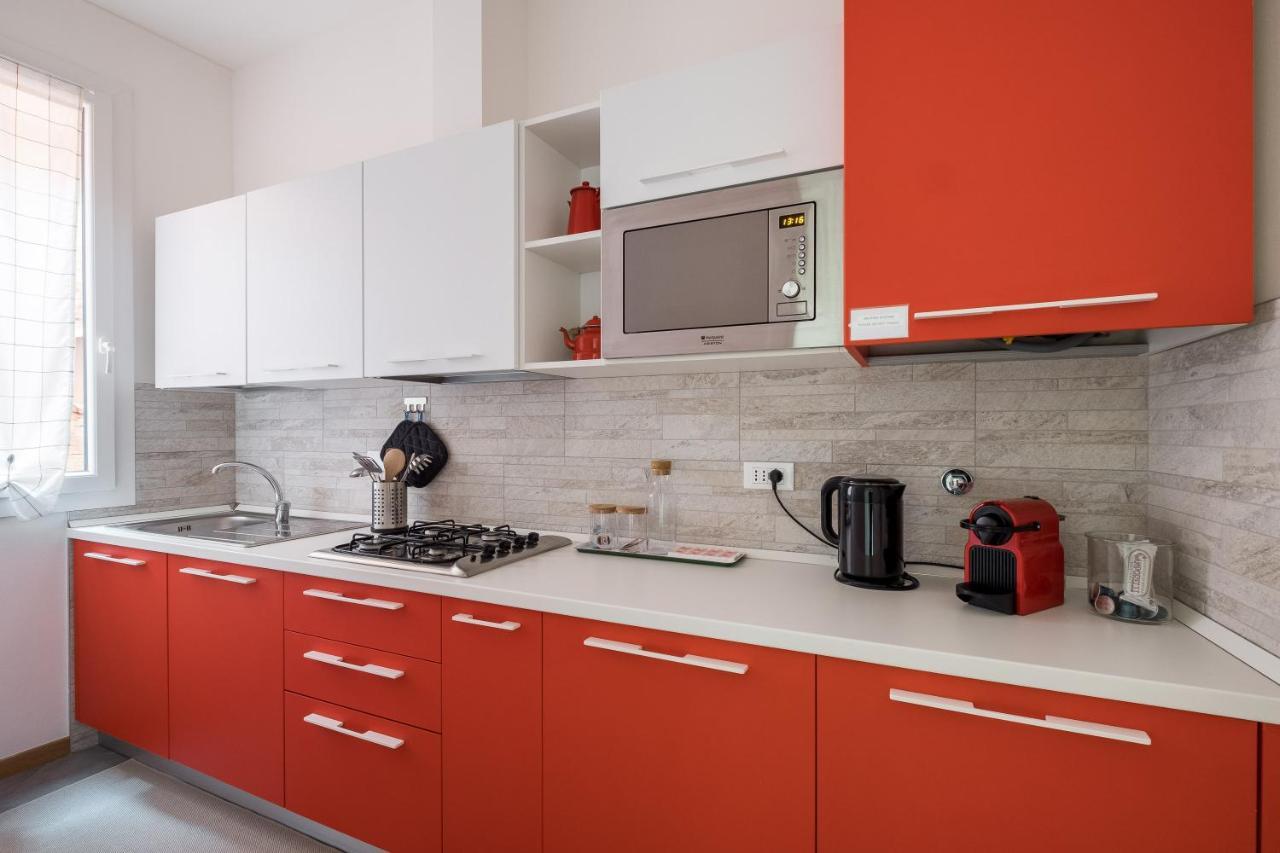 Canonica Suites โบโลญญา ภายนอก รูปภาพ